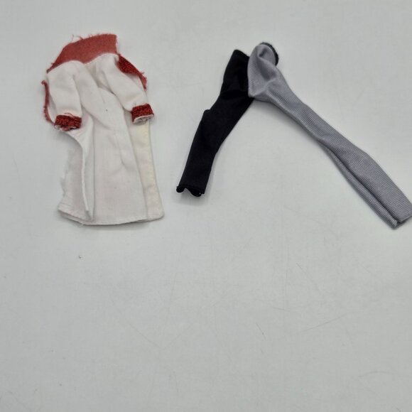 Monster High Ghoulia Yelps Mad Science Lab Jacket & Frankie Stein Doll Leggings - Picture 5 of 5